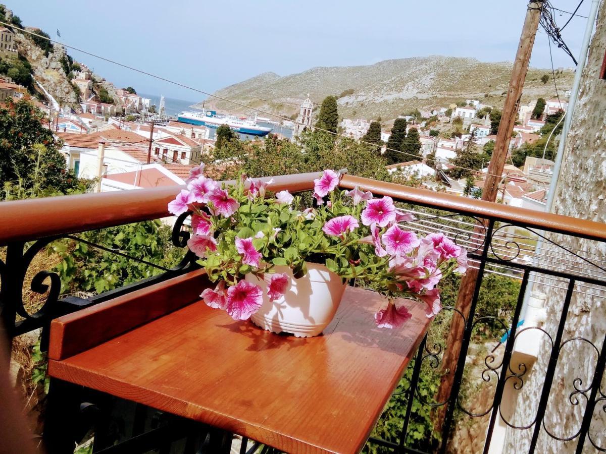 Grandma'S House Apartment Symi Bagian luar foto