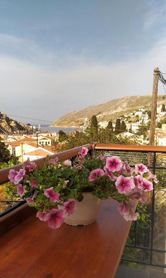 Grandma'S House Apartment Symi Bagian luar foto